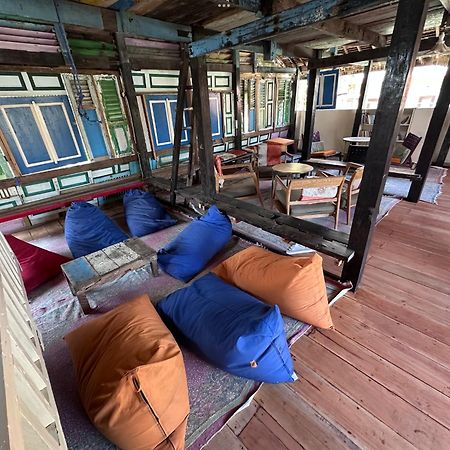 Gili La Boheme Hostel Gili Trawangan Exterior photo