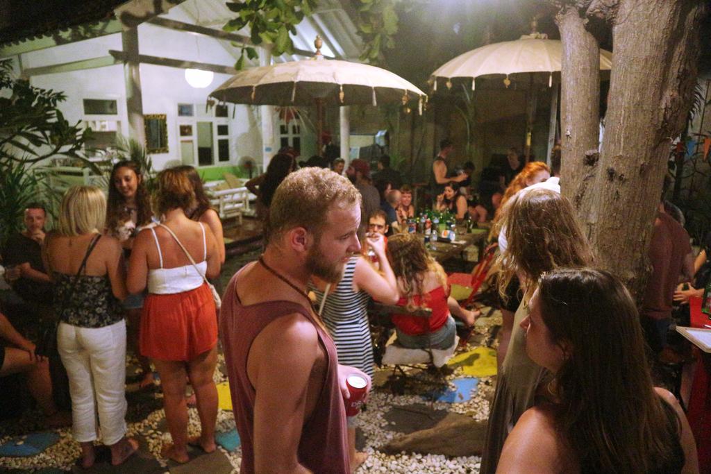 Gili La Boheme Hostel Gili Trawangan Exterior photo